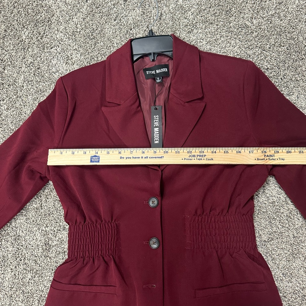Steve Madden Burgundy Blazer with Notched Lapels and Fitted Silhouette - Picture 11 of 15